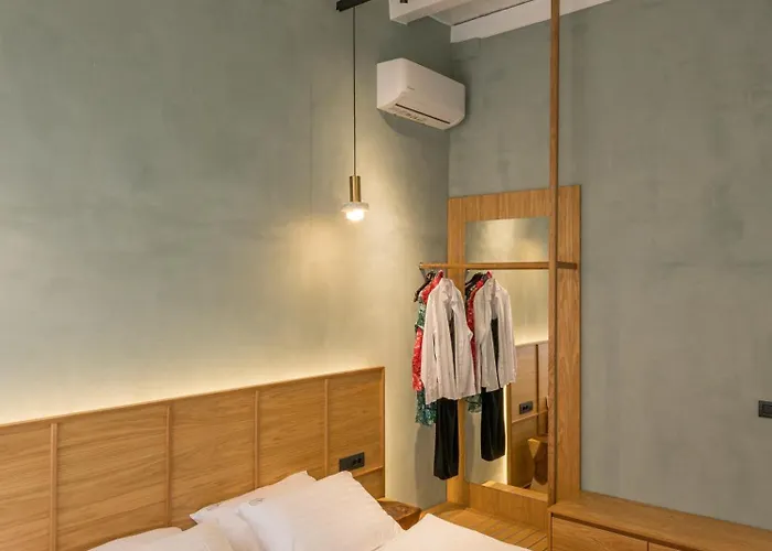 Apartment Full House *