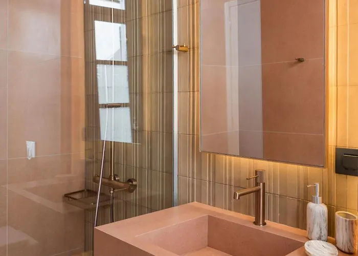 Full House Apartment *