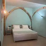 Apartment Full House